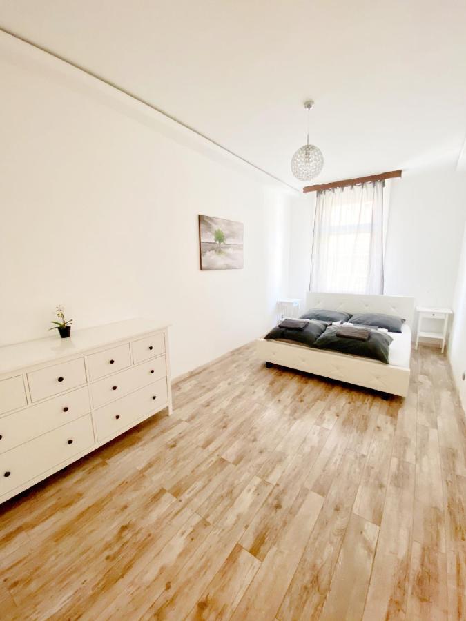 Luxury Apartment In The Centre Ac Parking Garden Budapest Kültér fotó