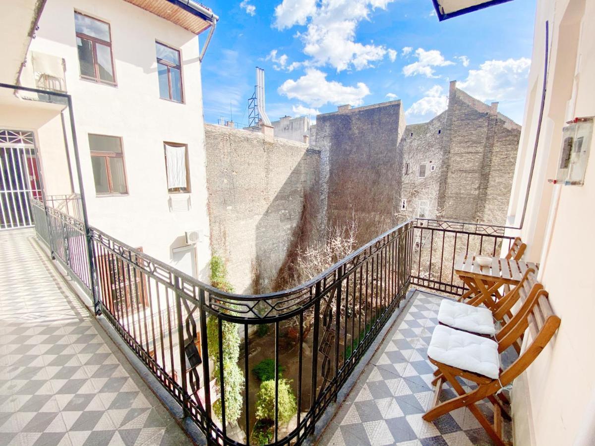 Luxury Apartment In The Centre Ac Parking Garden Budapest Kültér fotó
